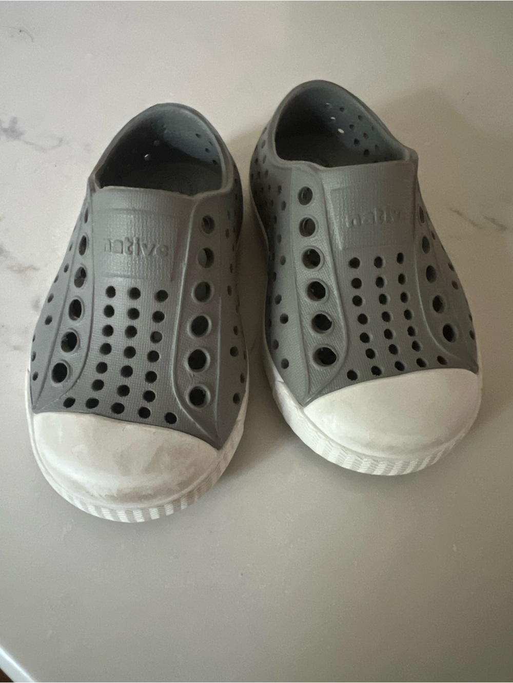 Native Jefferson Slip-On toddler size 4 Shoes in Gray